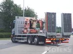901991 transport van hoogtewerker op vrachtwagenopbouw